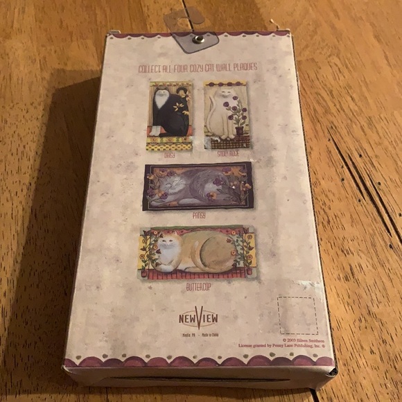 The cozy cat - Picture 2 of 2